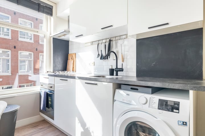 Photo 9 of Govert Flinckstraat 111-1V