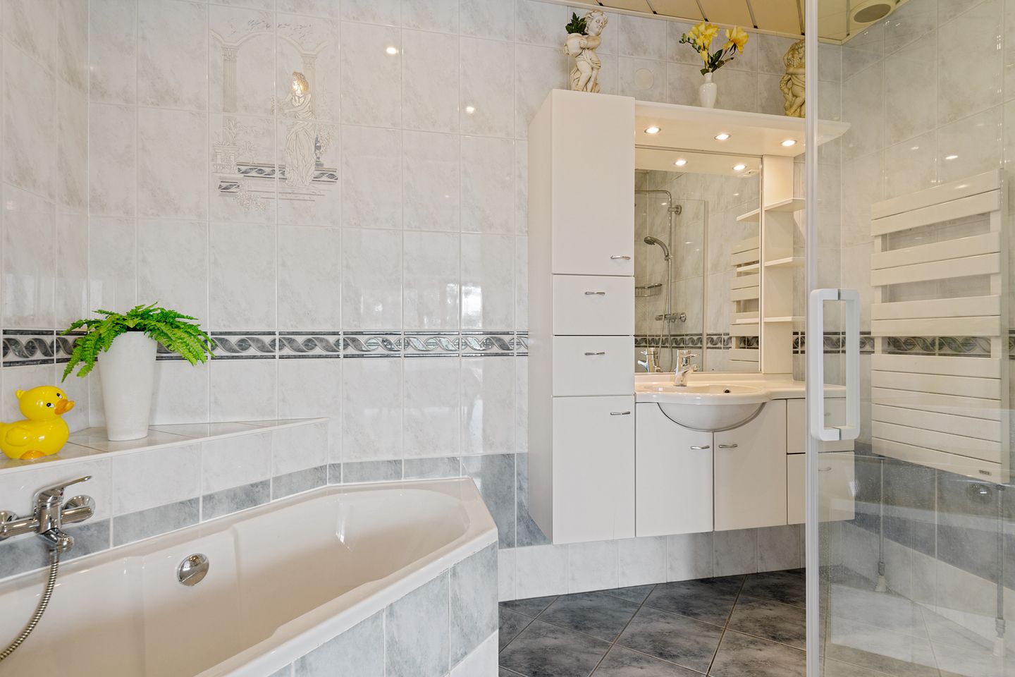 Photo 14 of Wilhelminalaan 3-H