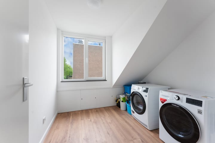 Photo 35 of Moddermanstraat 5