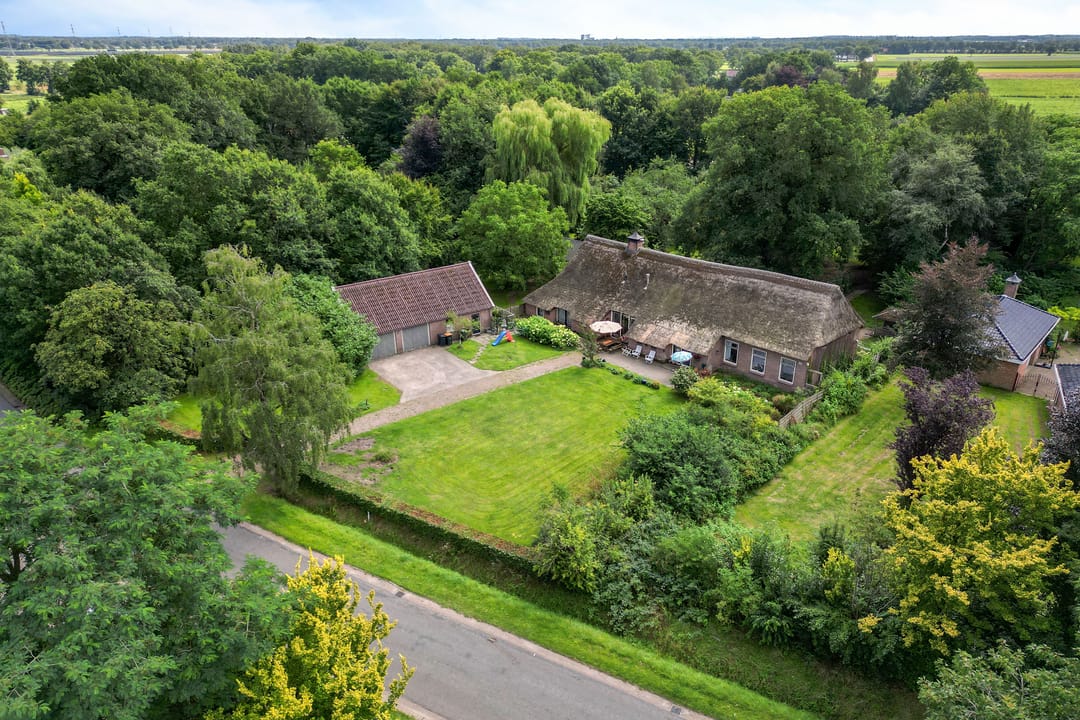 Photo 38 of Oosteinde 16