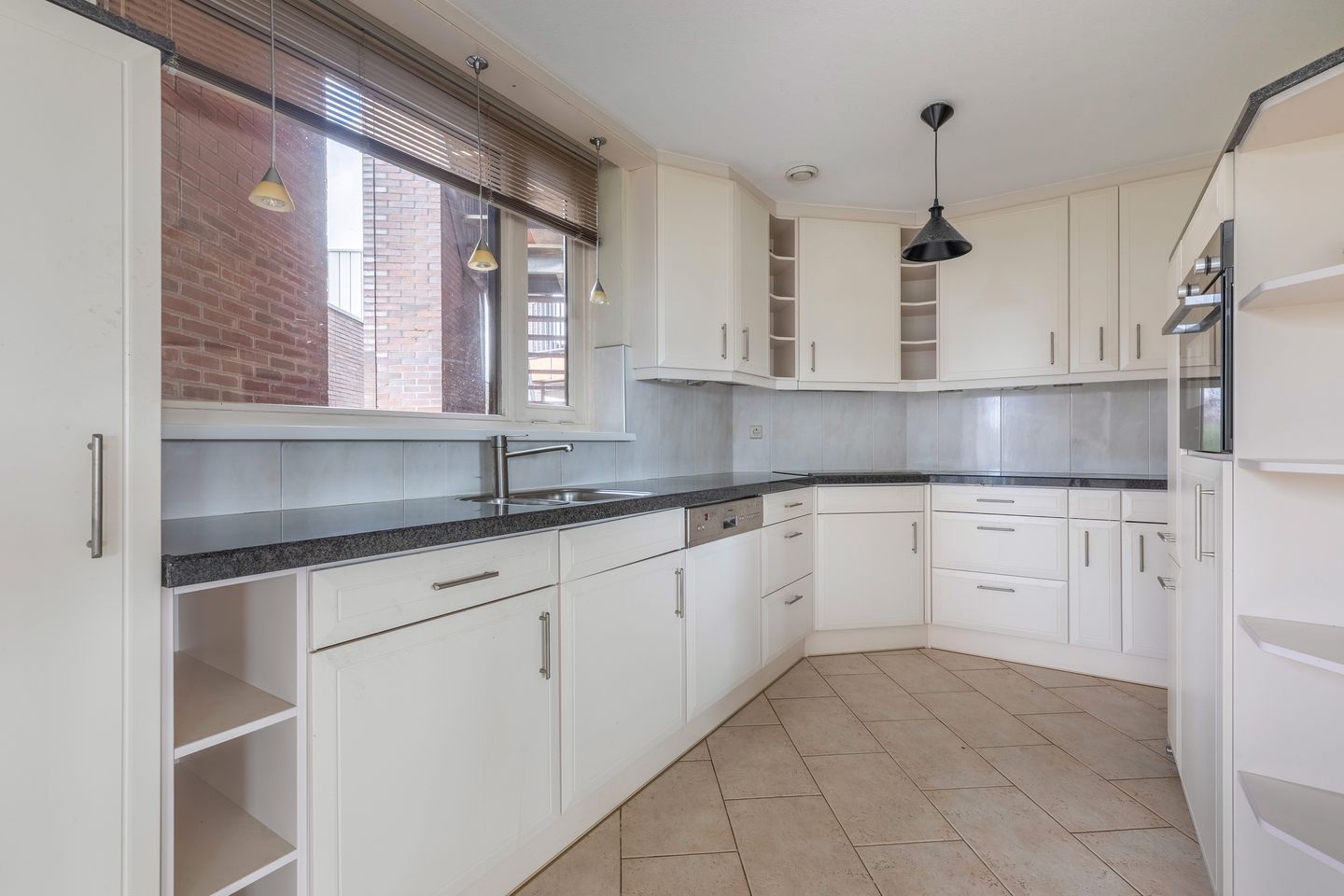 Photo 14 of Pieter Calandlaan 668