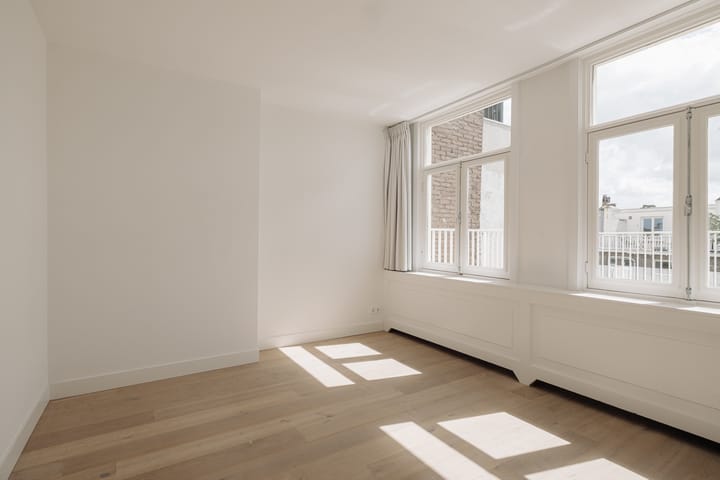 Photo 28 of Wouwermanstraat 33-2