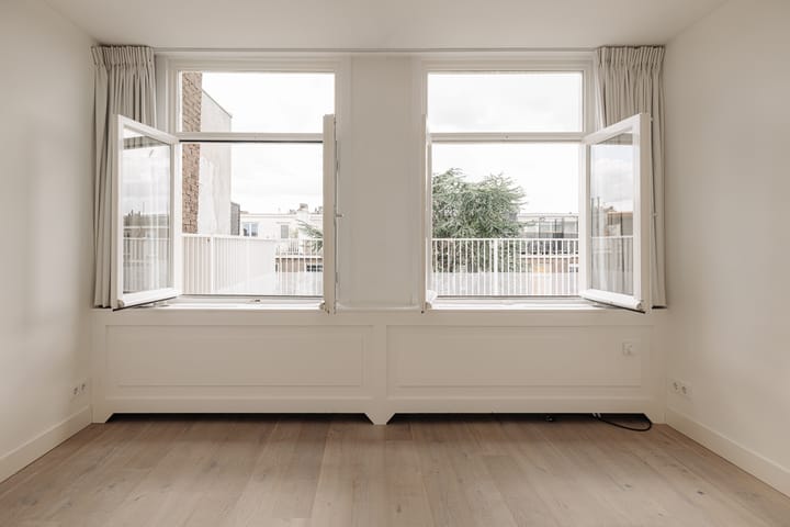 Photo 29 of Wouwermanstraat 33-2