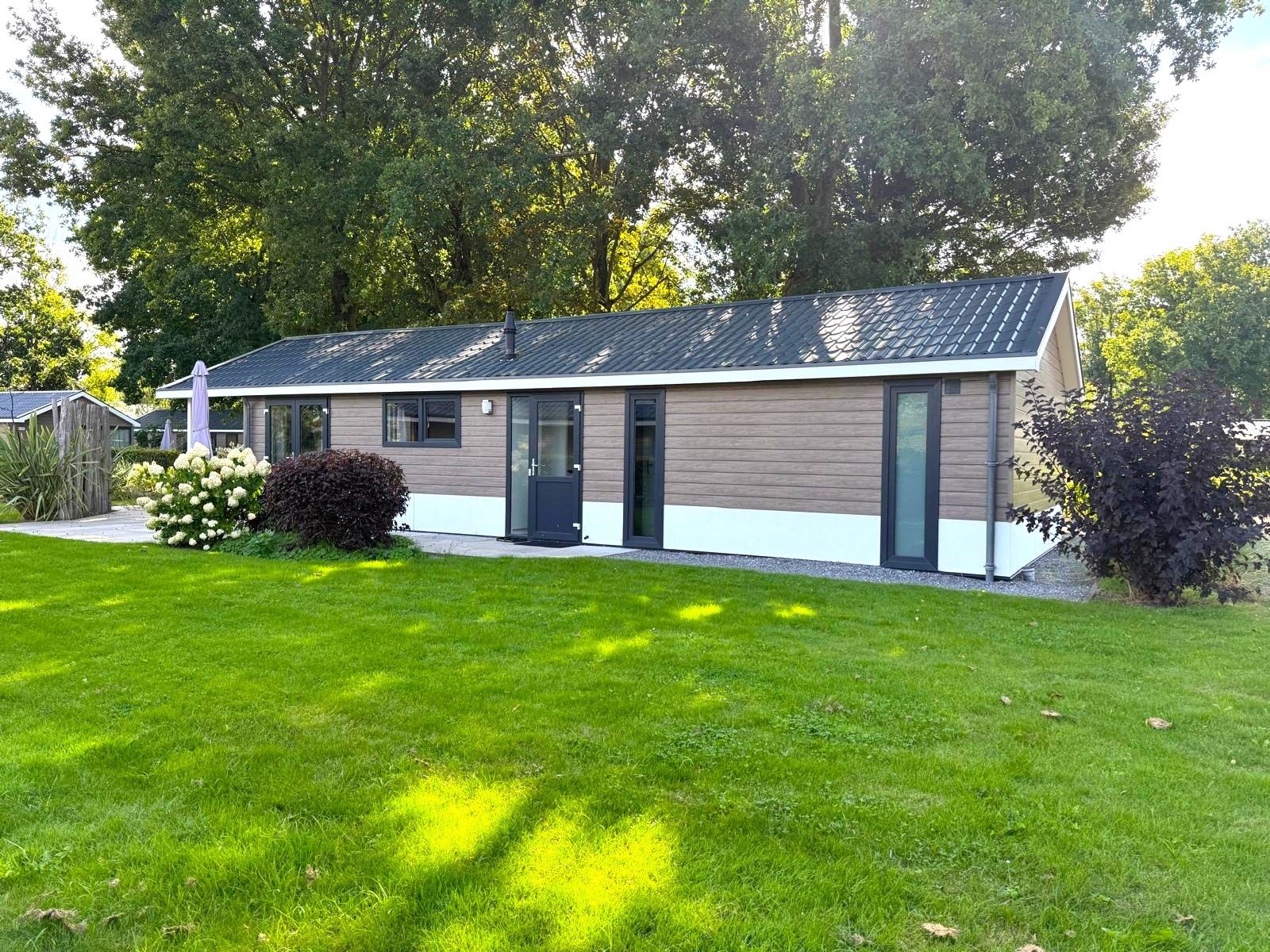 3-bedroom freehold villa in Biddinghuizen — photo 1 of 5