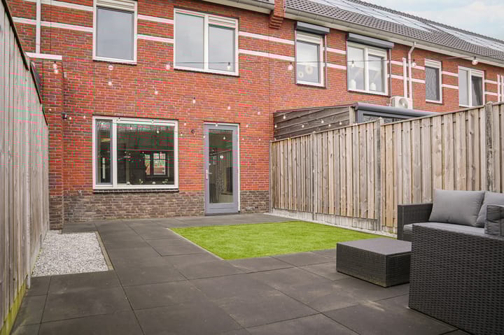 Foto 23 van Tinbergenplantsoen 39