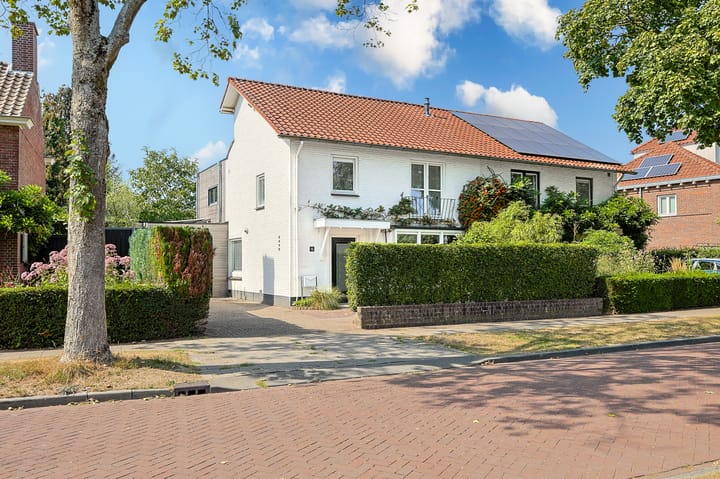 Foto 1 van Emmalaan 16