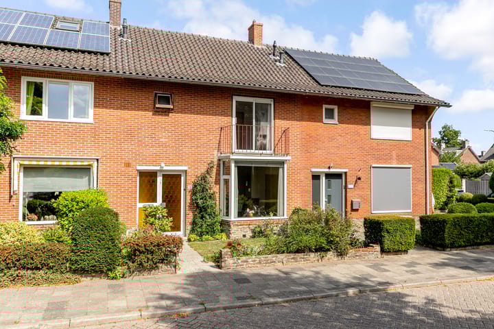 Photo 4 of Burg v d Weijerstraat 21