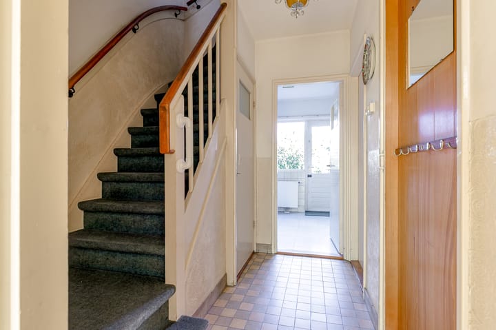 Photo 8 of Burg v d Weijerstraat 21