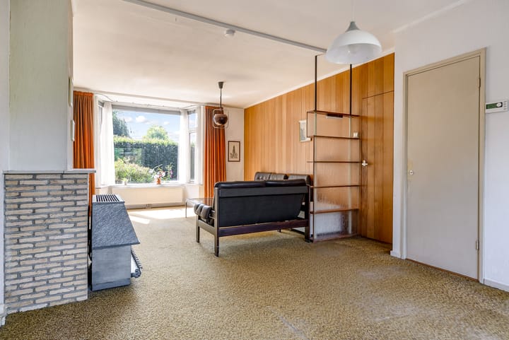 Photo 11 of Burg v d Weijerstraat 21