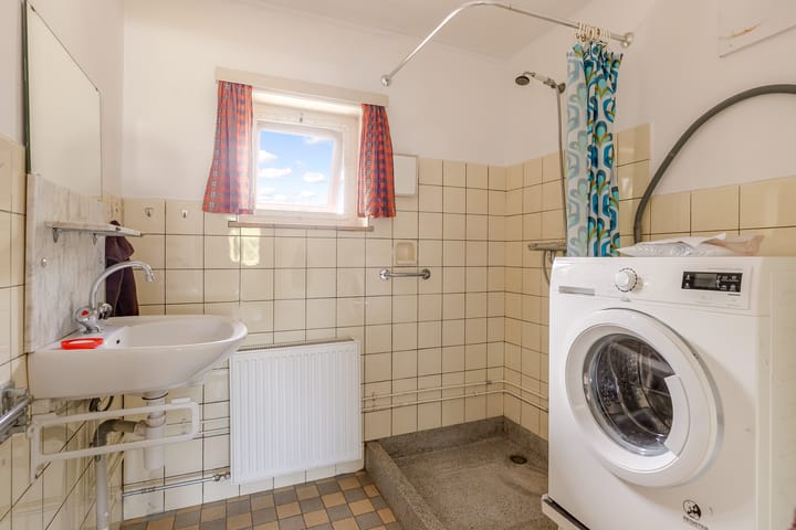 Photo 25 of Burg v d Weijerstraat 21