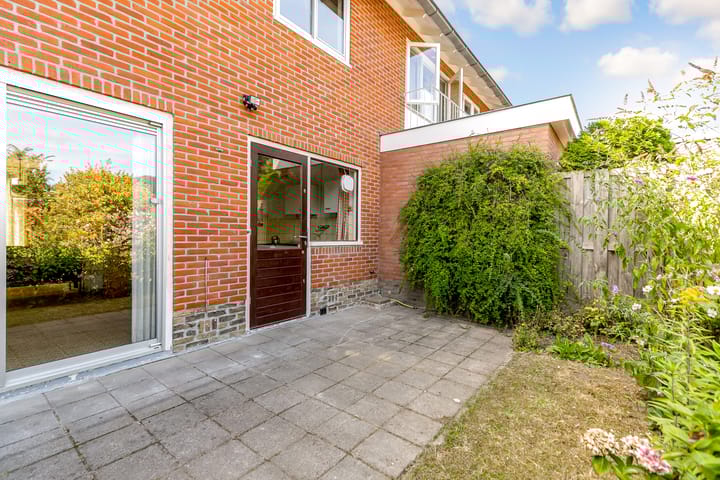 Photo 33 of Burg v d Weijerstraat 21