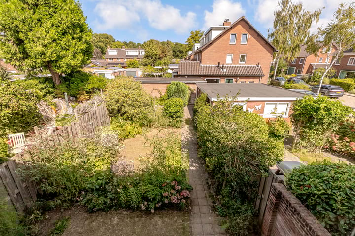 Photo 2 of Burg v d Weijerstraat 21