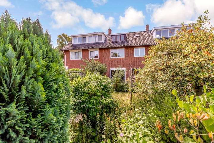 Photo 38 of Burg v d Weijerstraat 21