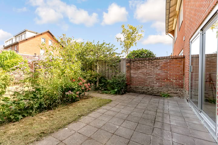 Photo 39 of Burg v d Weijerstraat 21