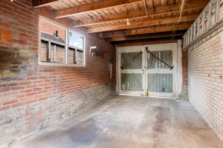 Photo 42 of Burg v d Weijerstraat 21