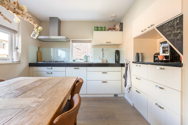 Foto 19 van Johan Ellenbergerstraat 42