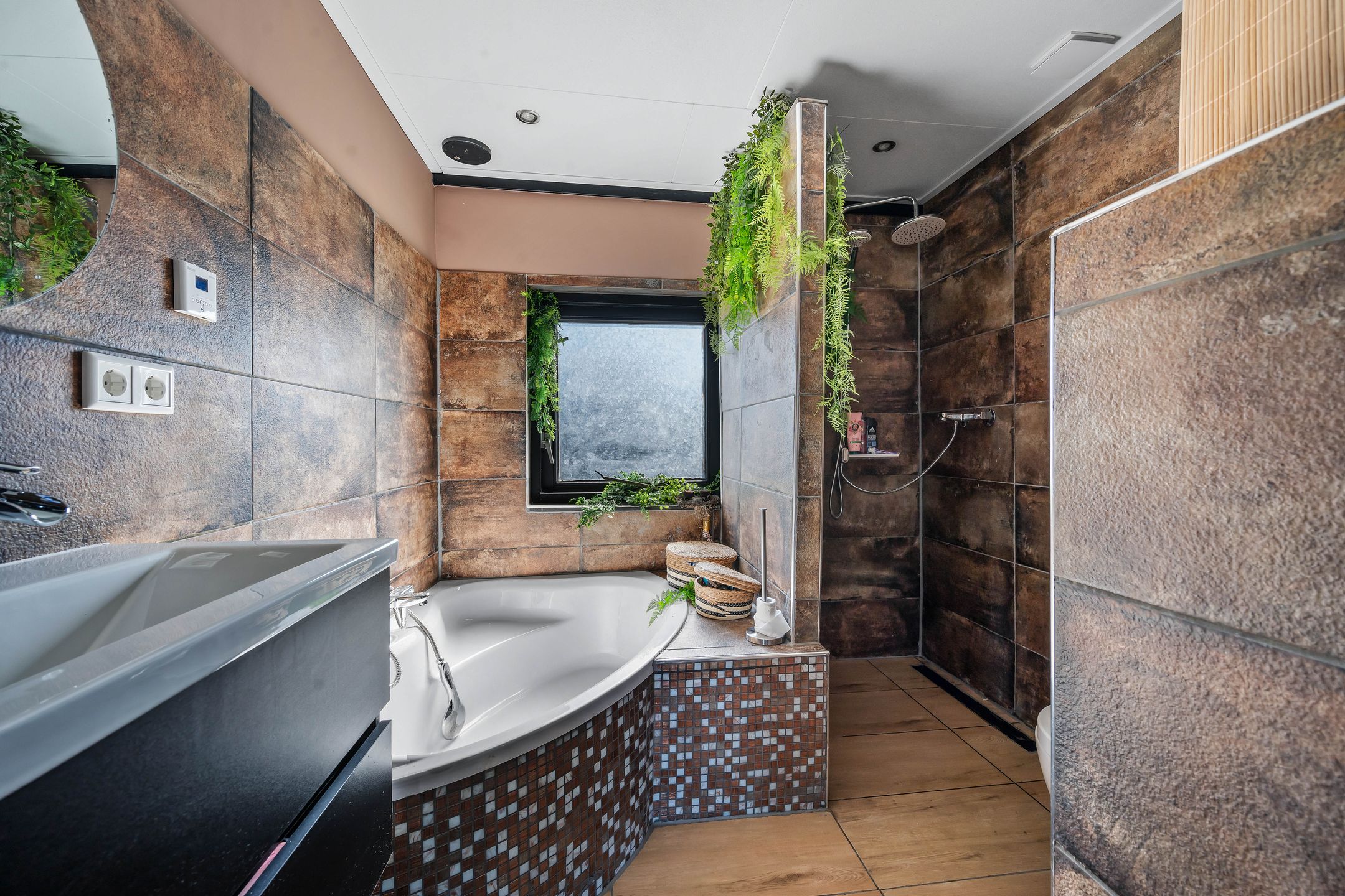 Foto 24 van Saturnusbaan 7