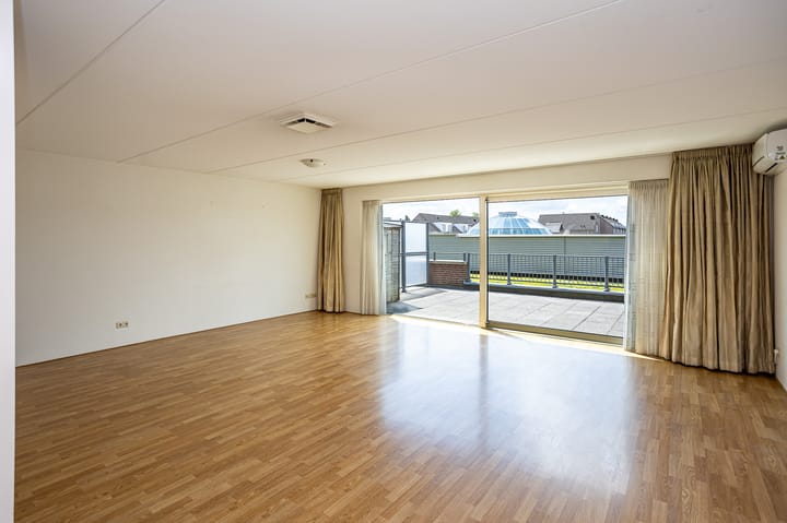 Foto 11 van Schoolstraat 114