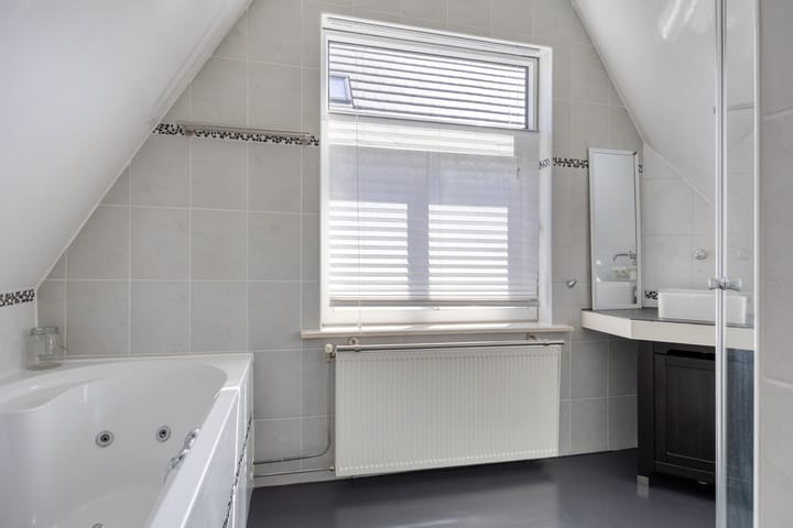 Photo 29 of Wethouder Venteweg 99