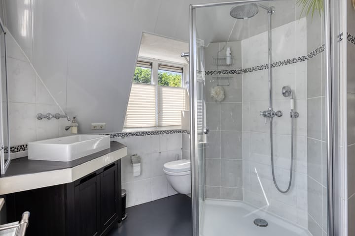 Photo 31 of Wethouder Venteweg 99