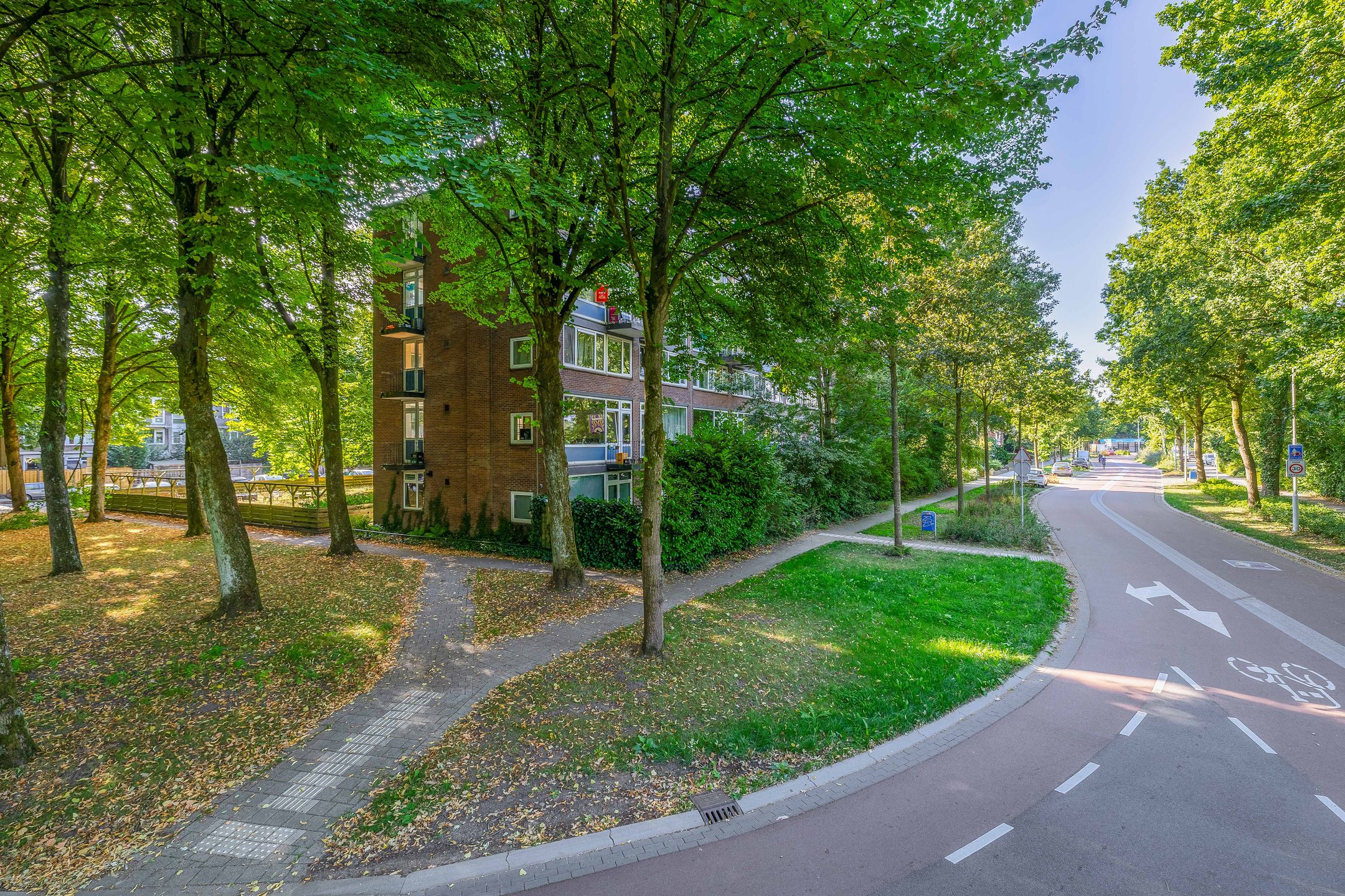 Foto 18 van Van 't Hoffstraat 35