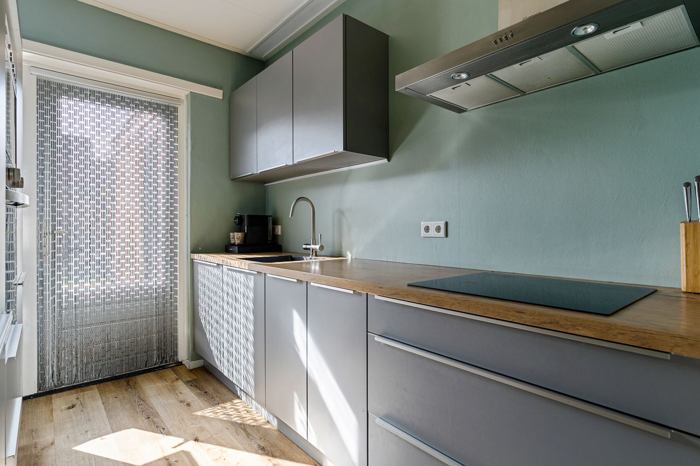 Foto 14 van Van Ommenstraat 6