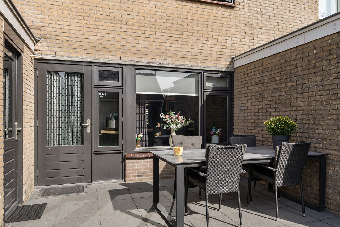 Foto 19 van Van Ommenstraat 6