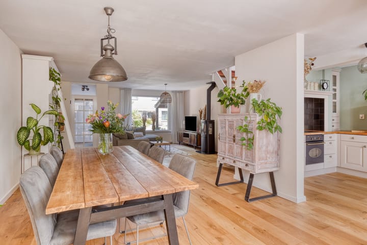 Photo 13 of Deursenstraat 11