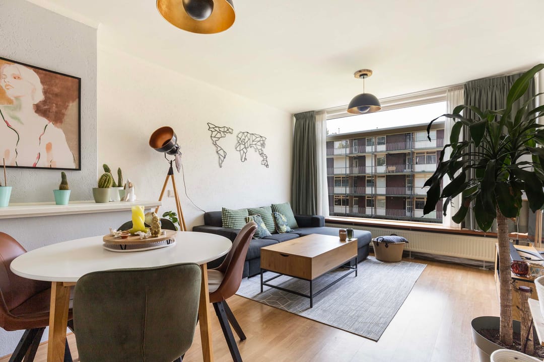 Photo 2 of Cort van der Lindenstraat 26