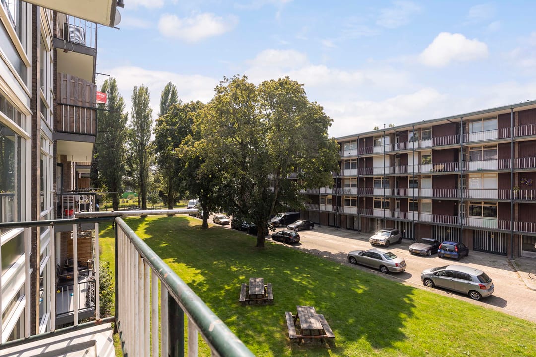 Photo 22 of Cort van der Lindenstraat 26