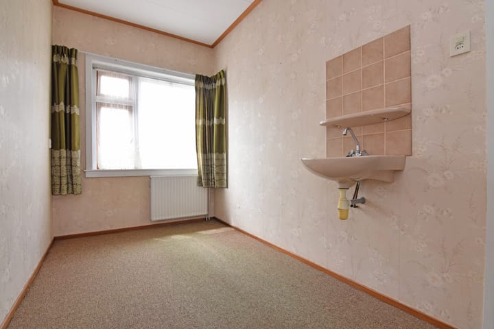 Photo 12 of Medanstraat 3