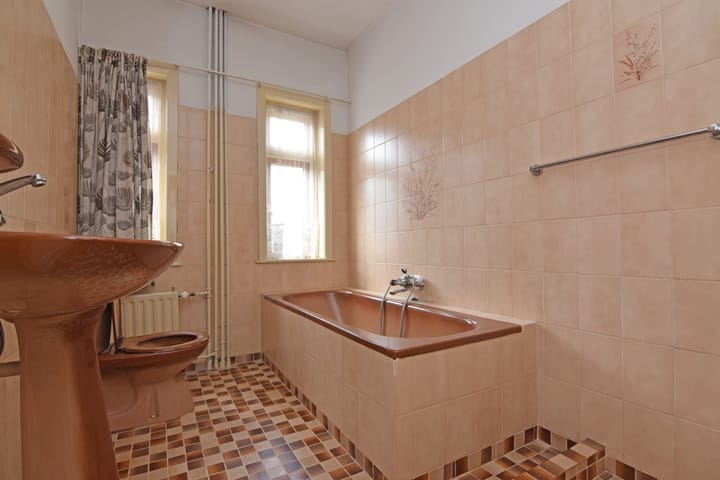 Photo 14 of Medanstraat 3