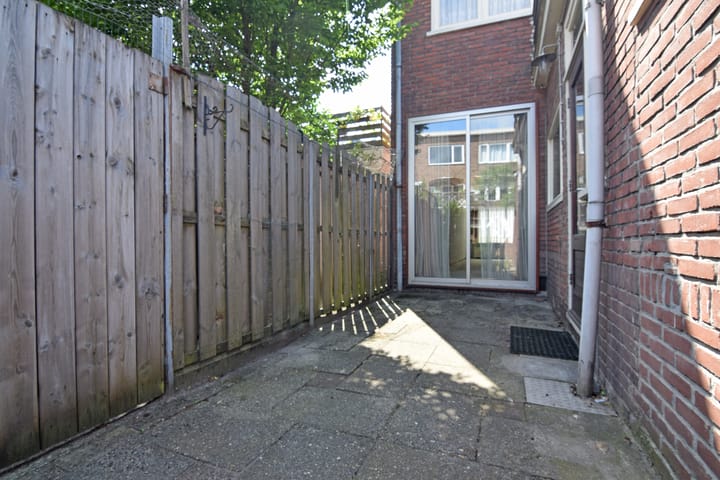 Photo 21 of Medanstraat 3