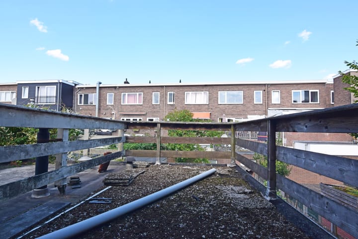 Photo 24 of Medanstraat 3