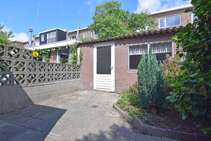 Photo 20 of Medanstraat 3