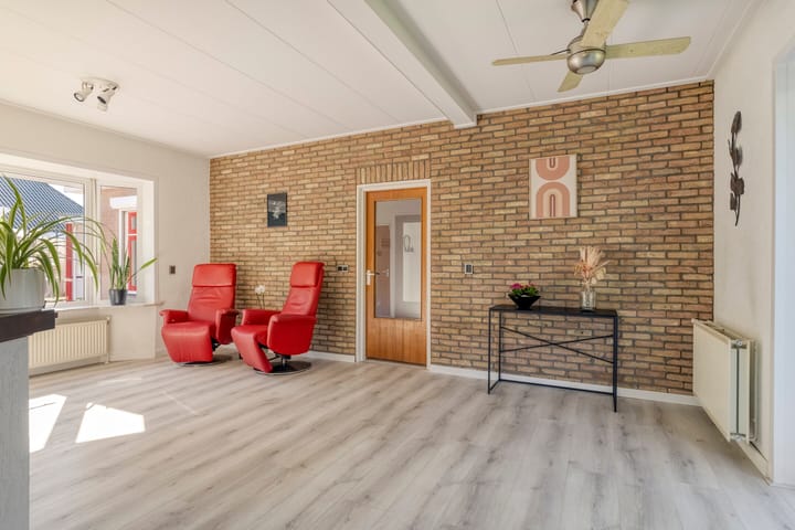 Photo 4 of Splitting 170