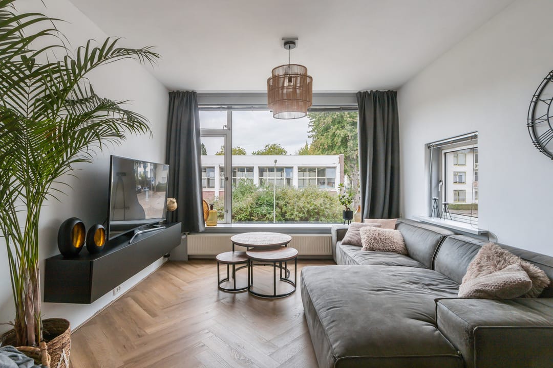 Photo 2 of Anna van Saksenstraat 4