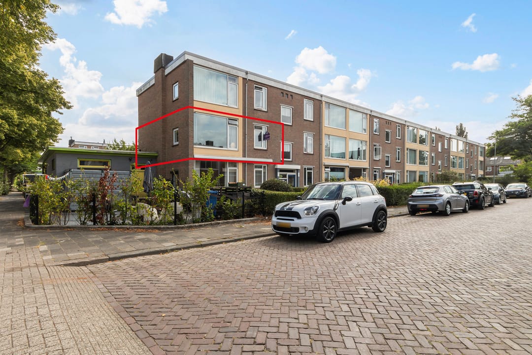 Photo 1 of Anna van Saksenstraat 4