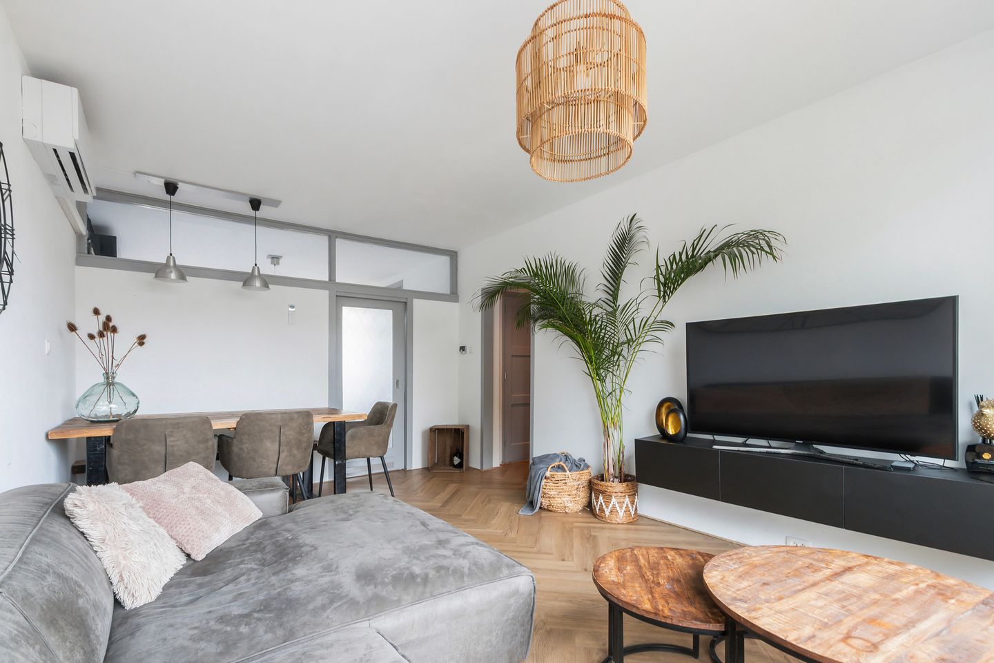 Photo 10 of Anna van Saksenstraat 4