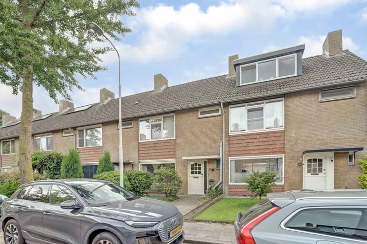 Foto 1 van Pastoor W. Hellemonsstraat 24