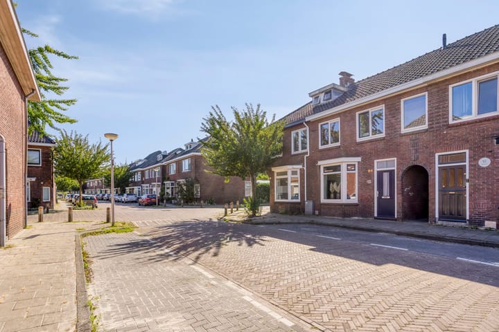 Foto 2 van Van Riebeekstraat 94