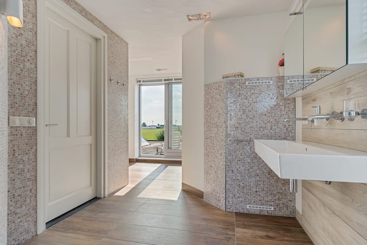 Photo 39 of Oosterwijzend 40