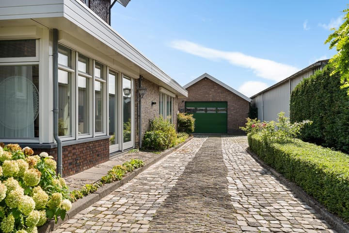 Photo 61 of Oosterwijzend 40