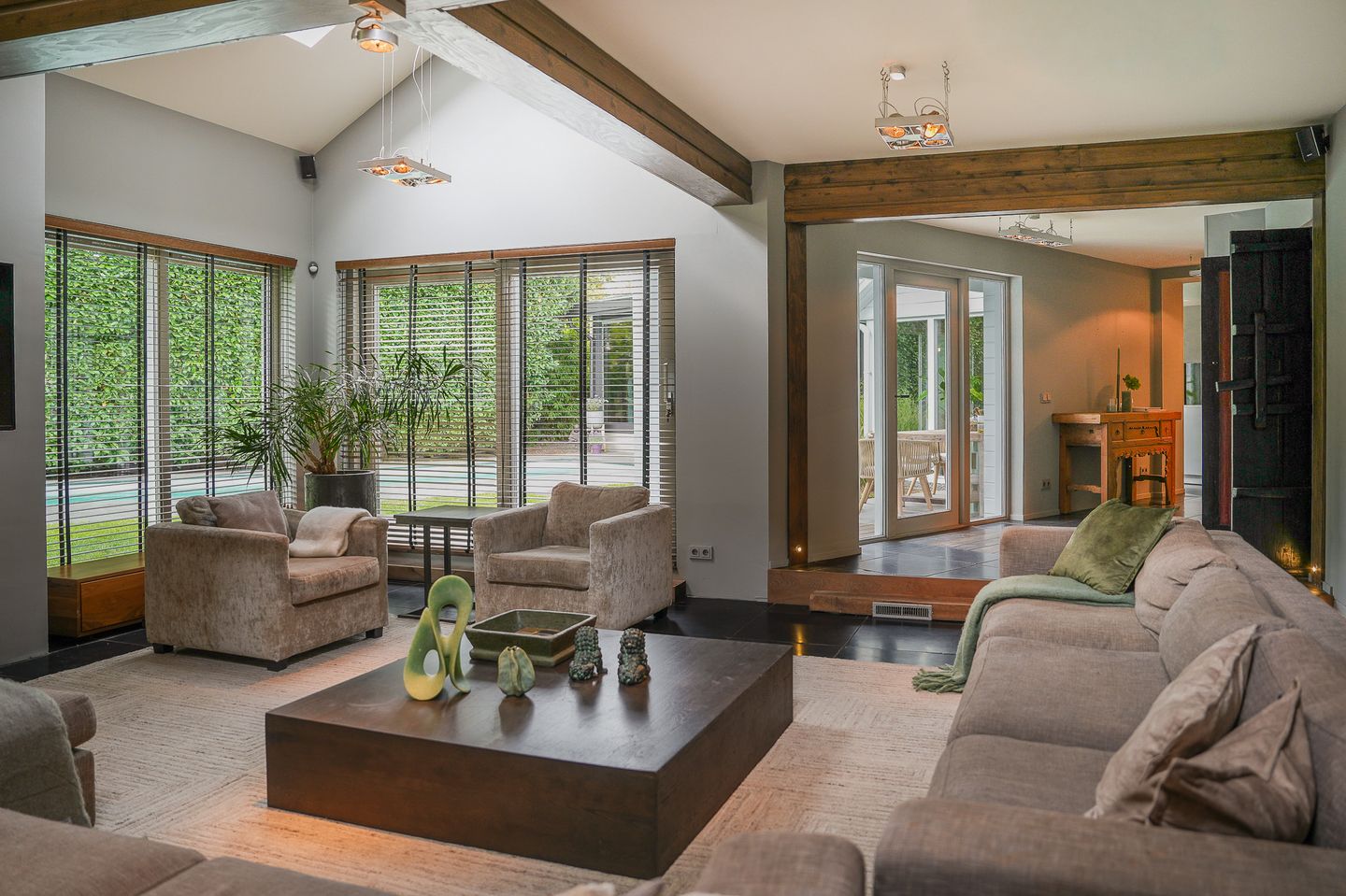 Foto 10 van Van Hogendorplaan 15