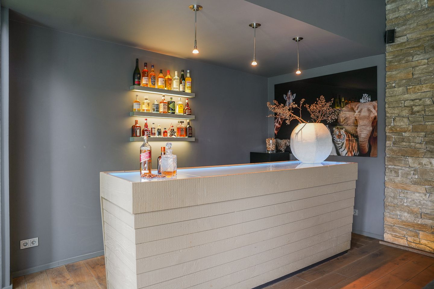 Foto 20 van Van Hogendorplaan 15