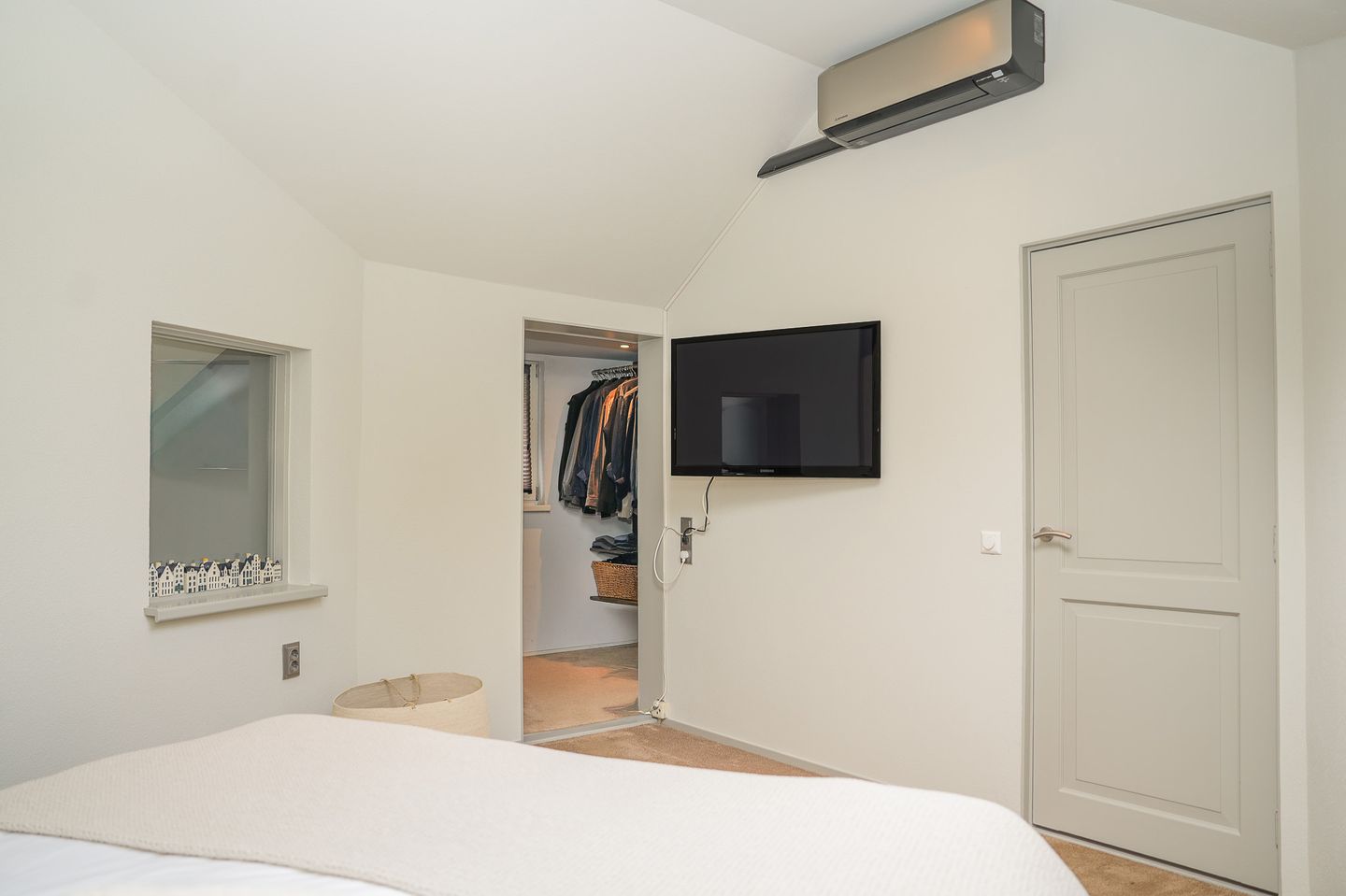 Foto 29 van Van Hogendorplaan 15