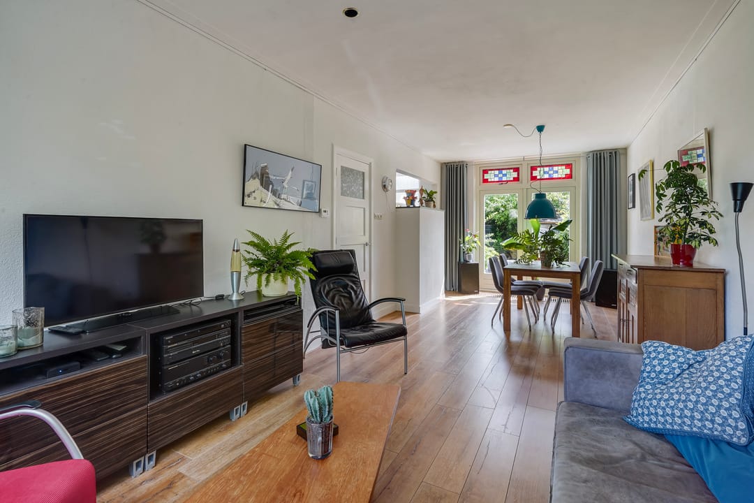 Photo 11 of Theemsstraat 32