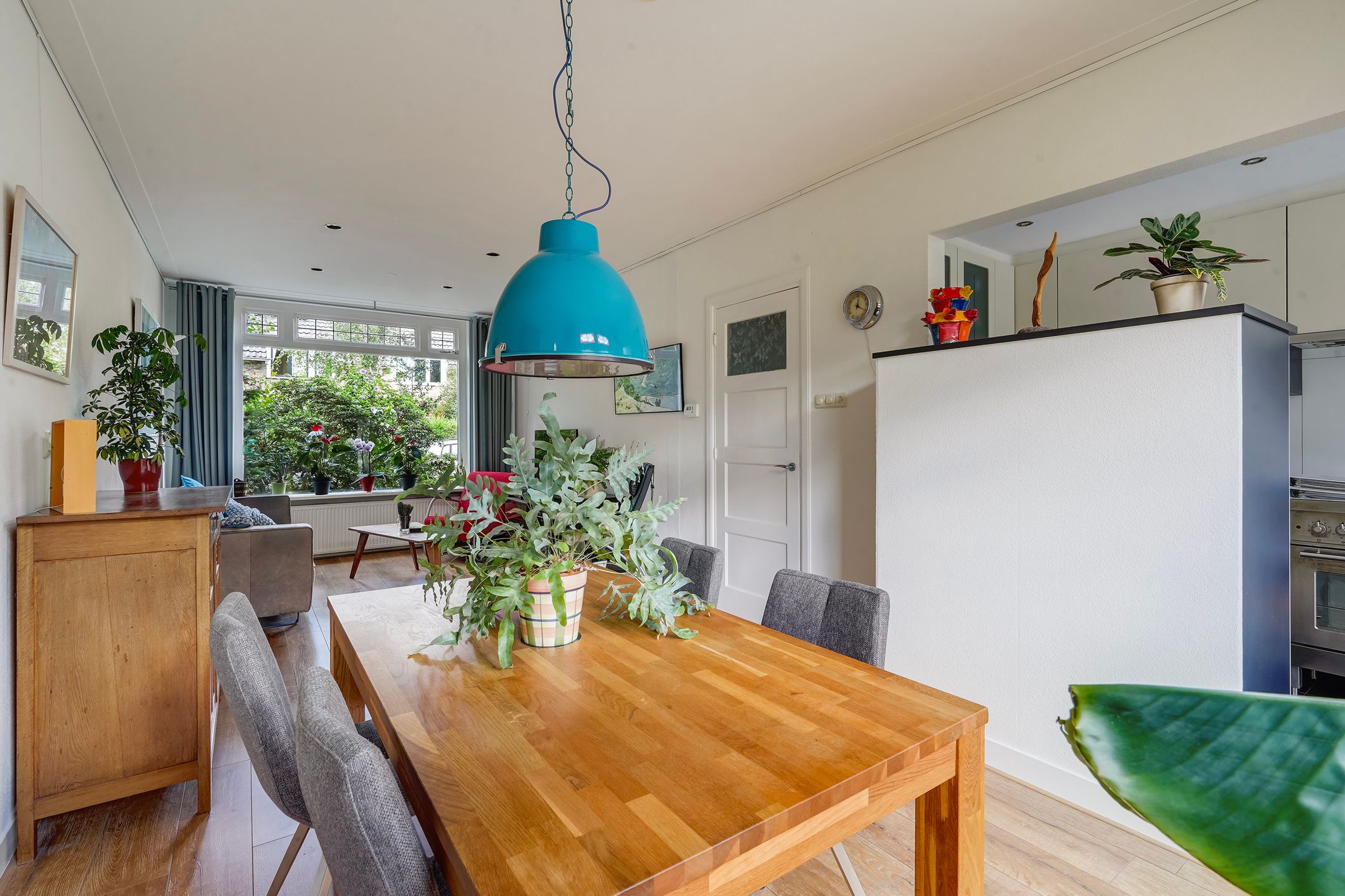 Photo 12 of Theemsstraat 32