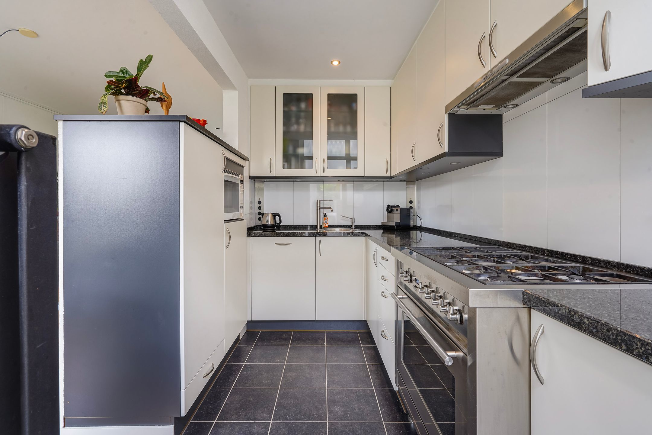 Photo 15 of Theemsstraat 32