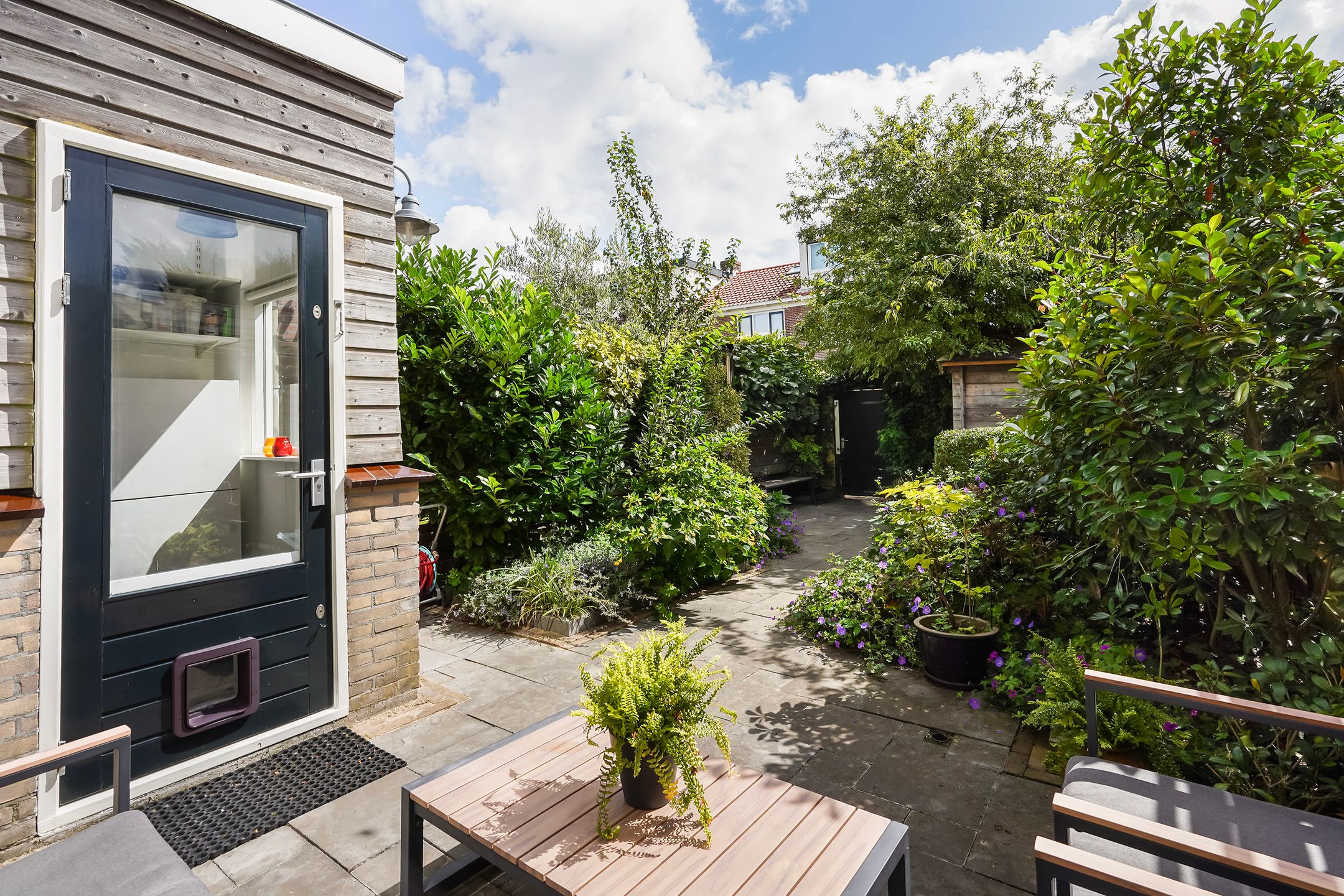 Photo 18 of Theemsstraat 32